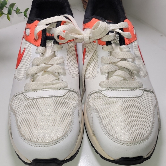 Nike Air Max Coliseum Racer Trainers Womens White Size 6.5 - Picture 3 of 5